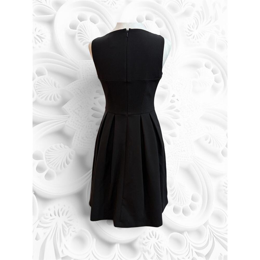 White House Black Market Black Fit-and-Flare Split Neck Pleated Dress-Size 4P - Picture 2 of 11